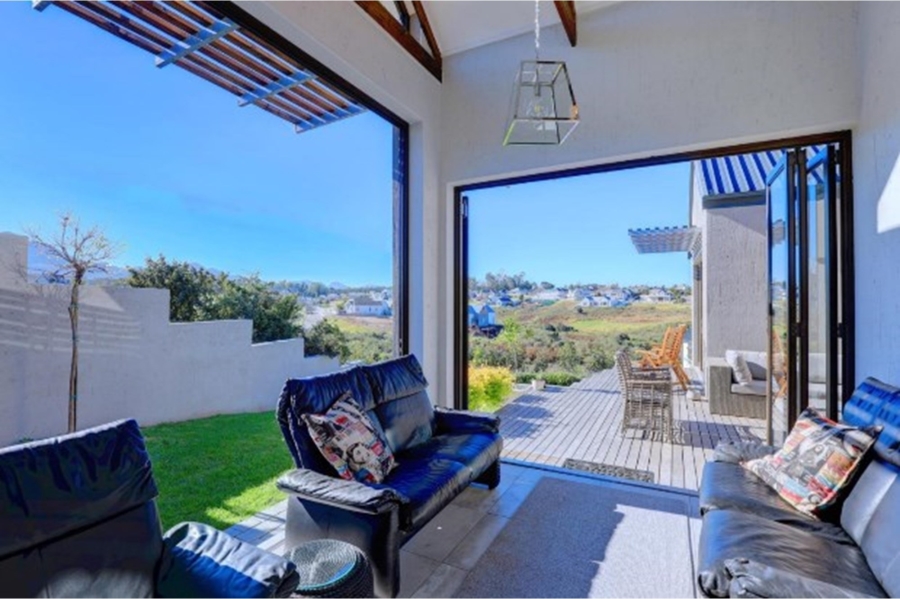 To Let 3 Bedroom Property for Rent in Kingswood Golf Estate Western Cape